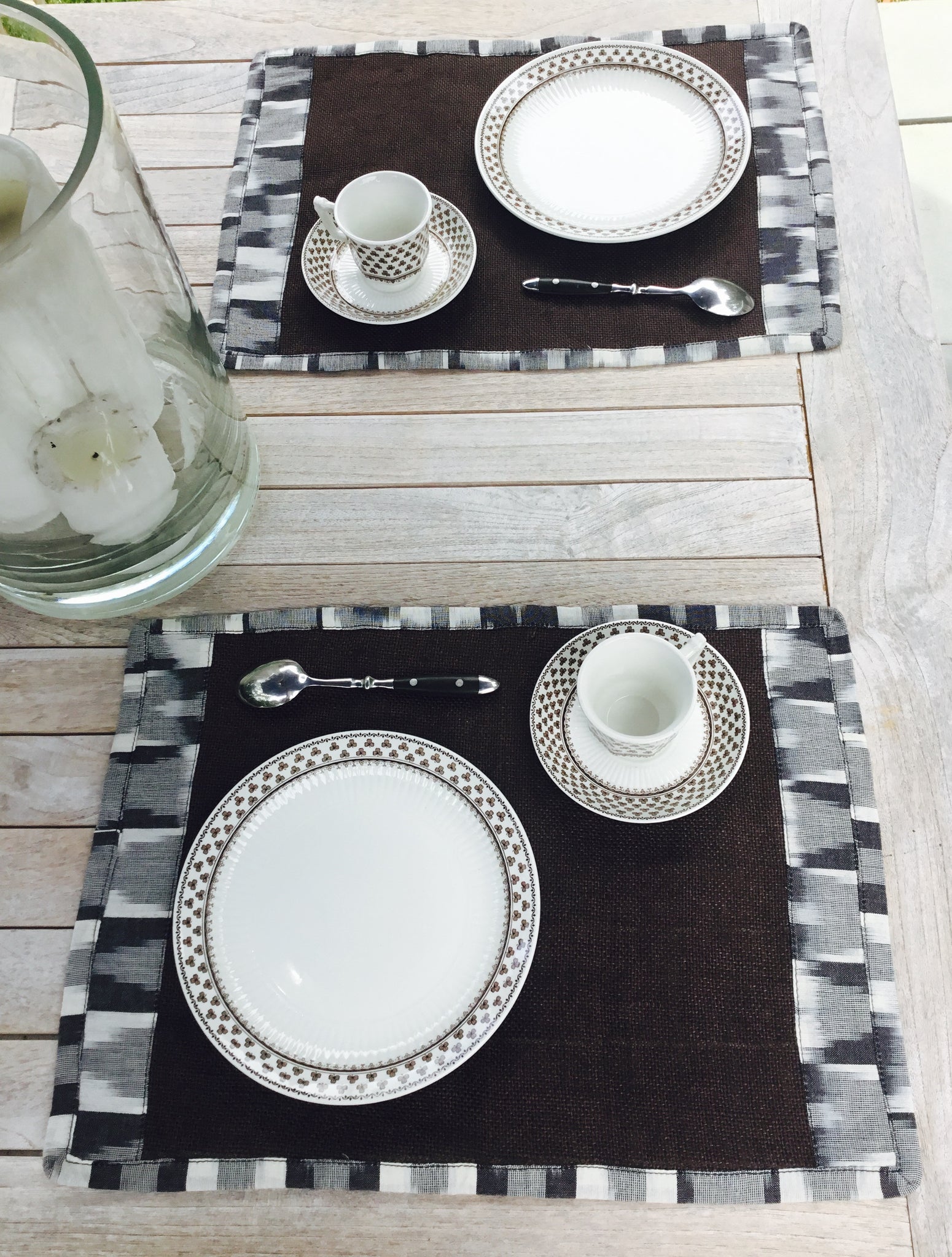 DARK BROWN LINEN WITH A BLACK AND WHITE IKAT BORDER PLACEMATS, SET OF6
