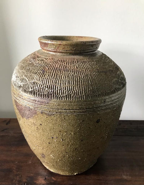 EARLY 19TH CHINESE STORAGE JAR