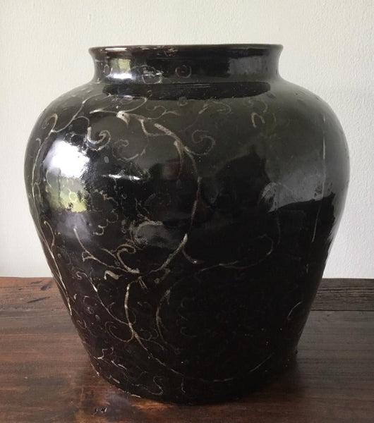 LATE 19TH CENTURY CHINESE FLORAL BLACK GLAZED POTTERY VESSEL